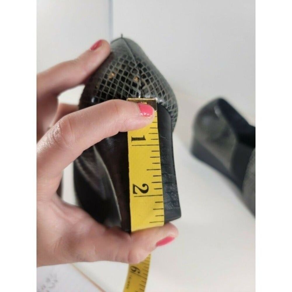 Vionic Ladies Gray Snakeskin Elevated Stanton Wed… - image 2